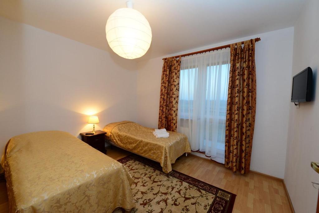 B&B Airport Modlin Nowy Dwór Mazowiecki Szoba fotó